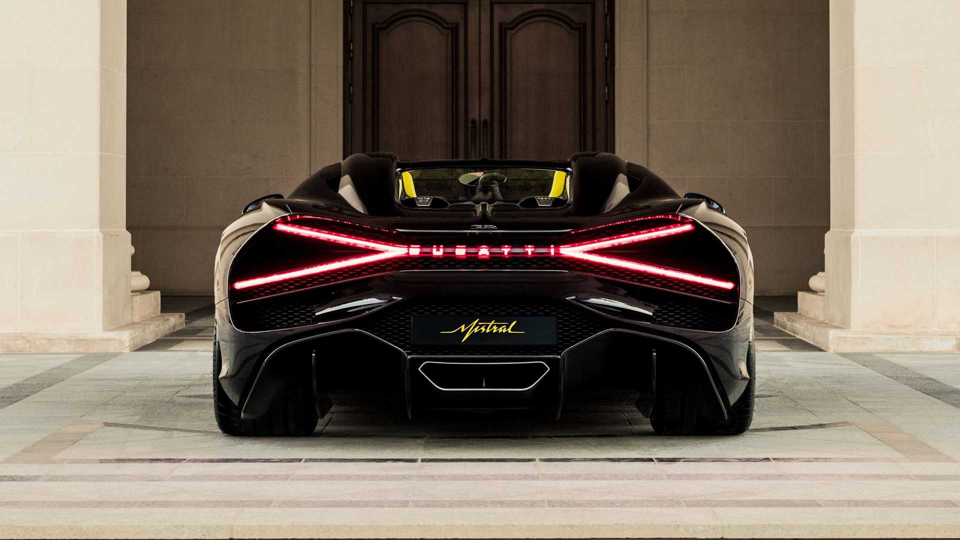 布加迪 Mistral Roadster 在中东惊艳亮相