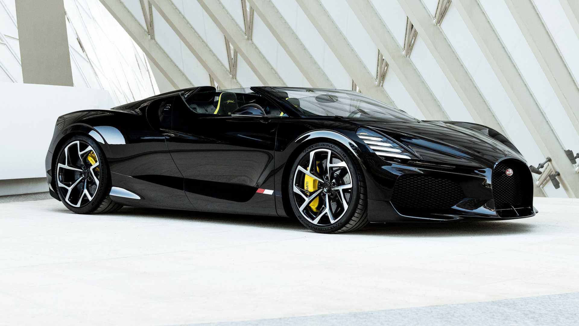 布加迪 Mistral Roadster 在中东惊艳亮相