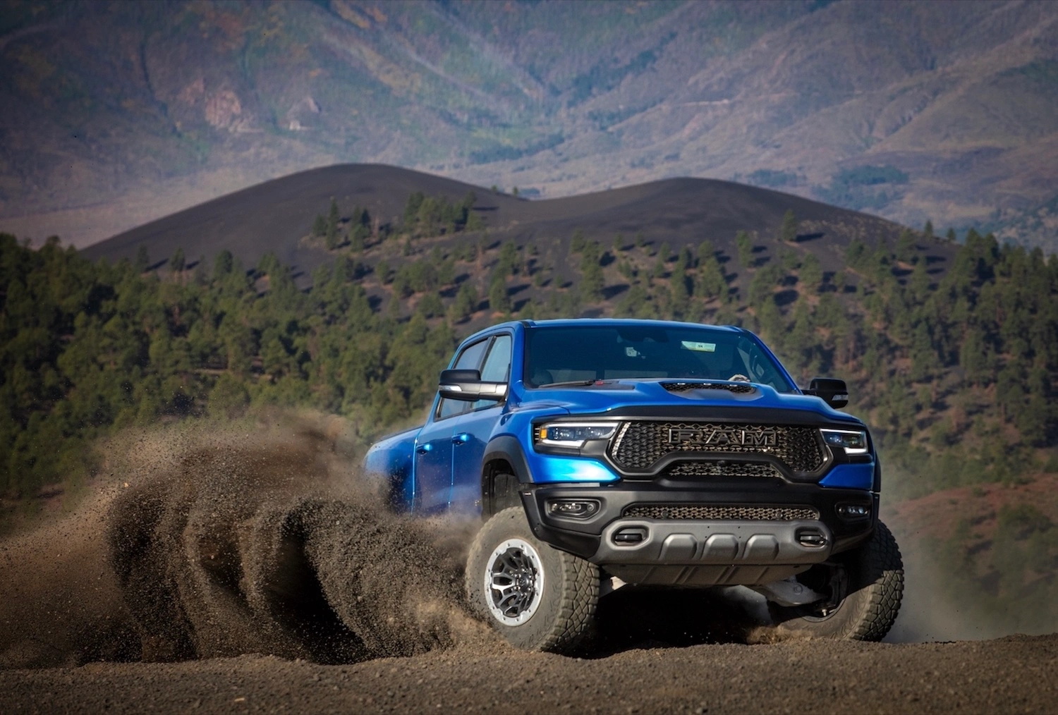 Ram 1500 TRX 超级卡车的日常驾驶性能令人惊讶