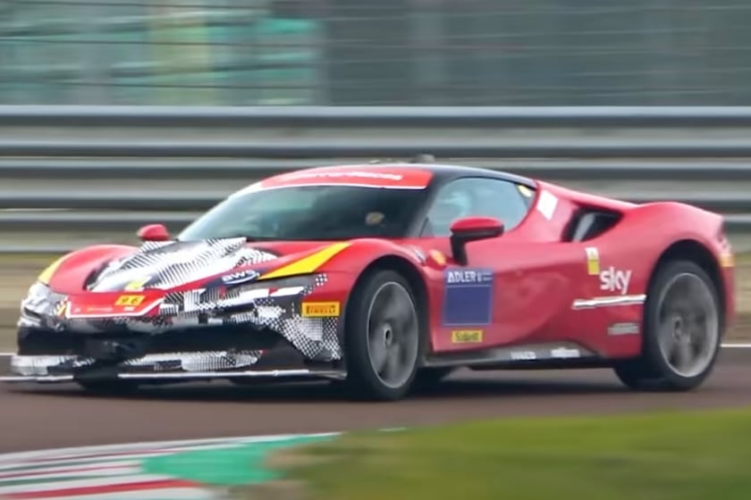 法拉利 SF90 Versione Speciale在 Fiorano 测试