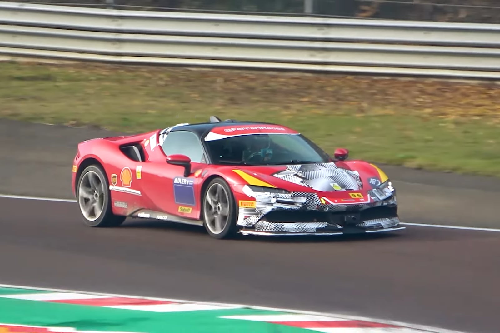 法拉利 SF90 Versione Speciale在 Fiorano 测试