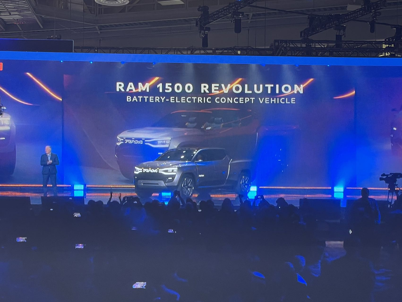 2023 CES：RAM Revolution电动皮卡首发