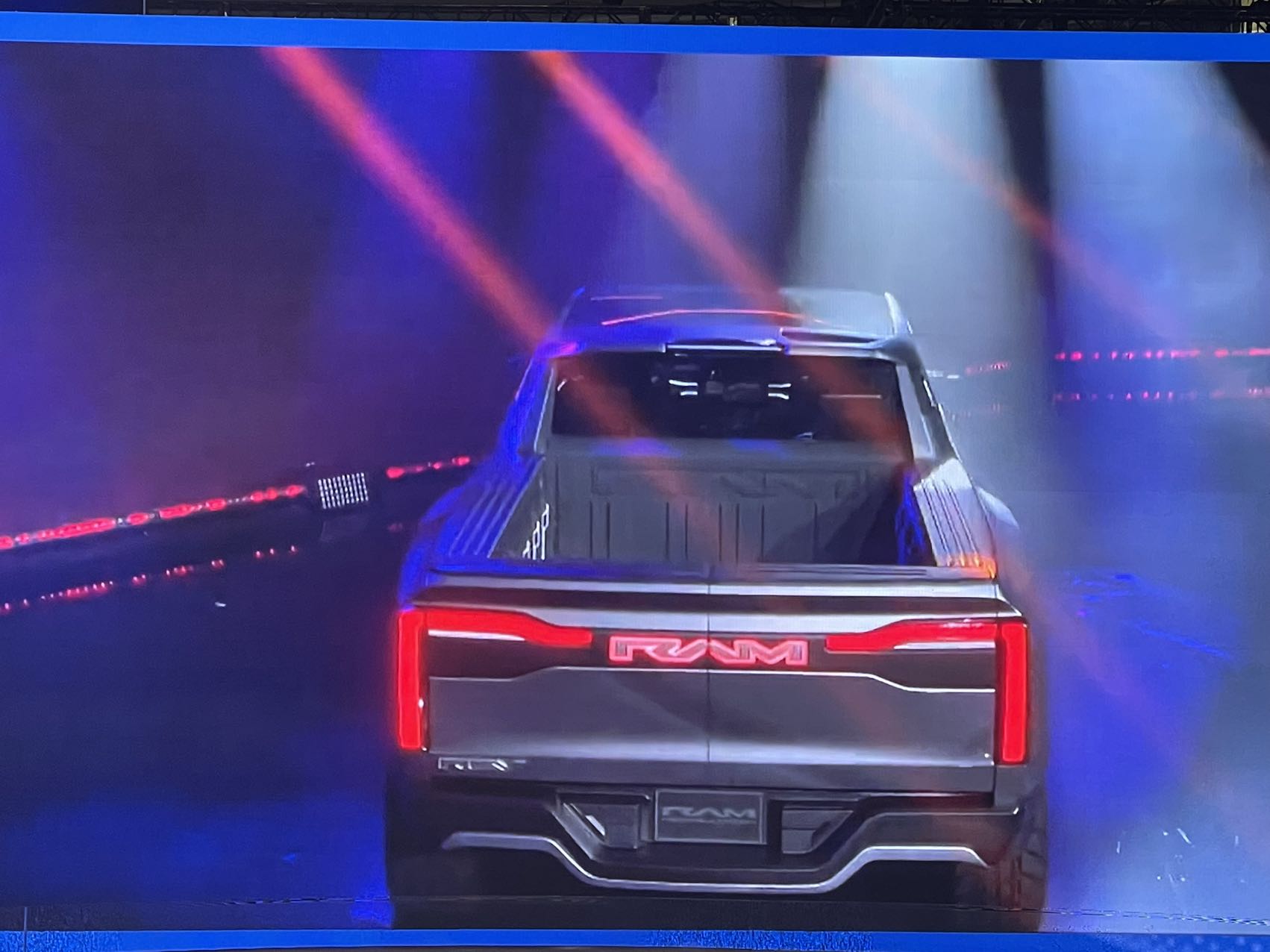 2023 CES：RAM Revolution电动皮卡首发