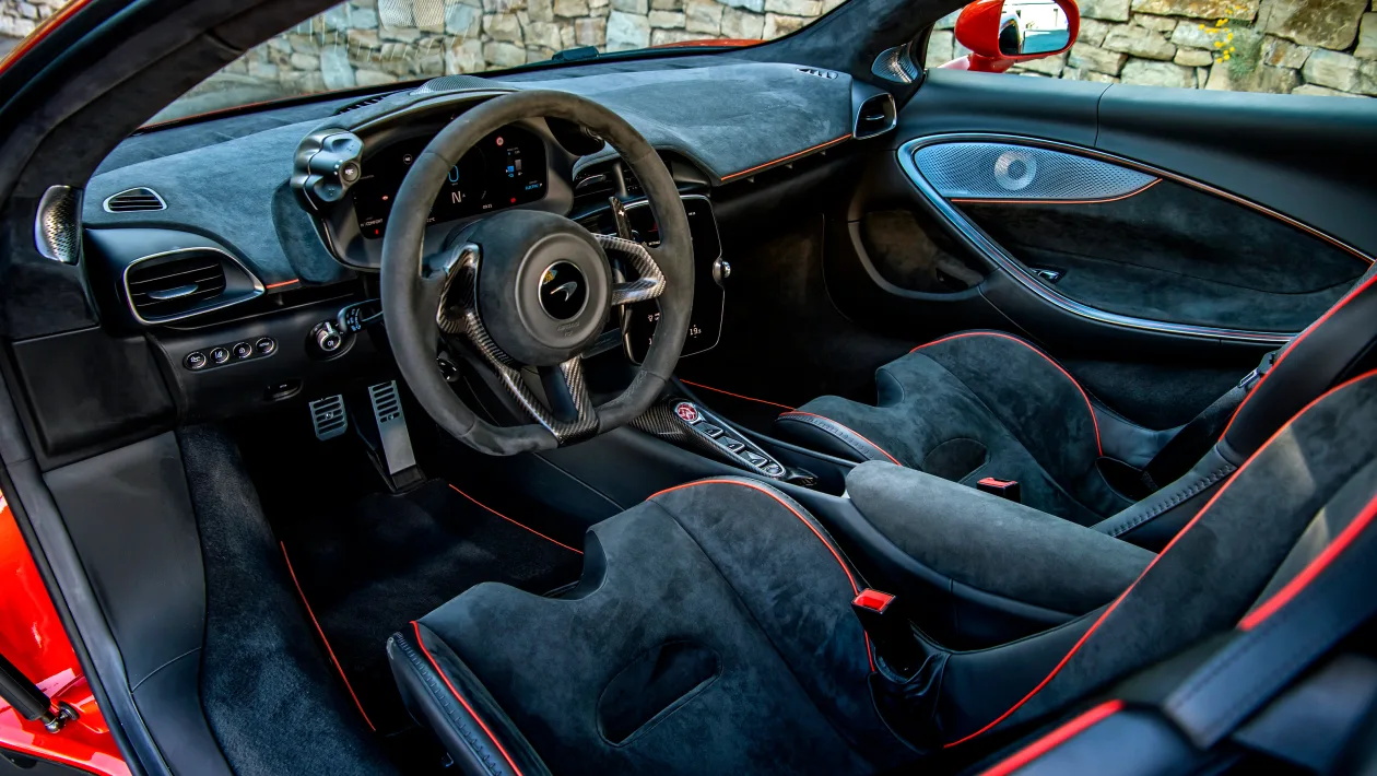 2023款迈凯伦 Artura评测：它能否与其混合动力法拉利 296 GTB 竞争对手竞争？