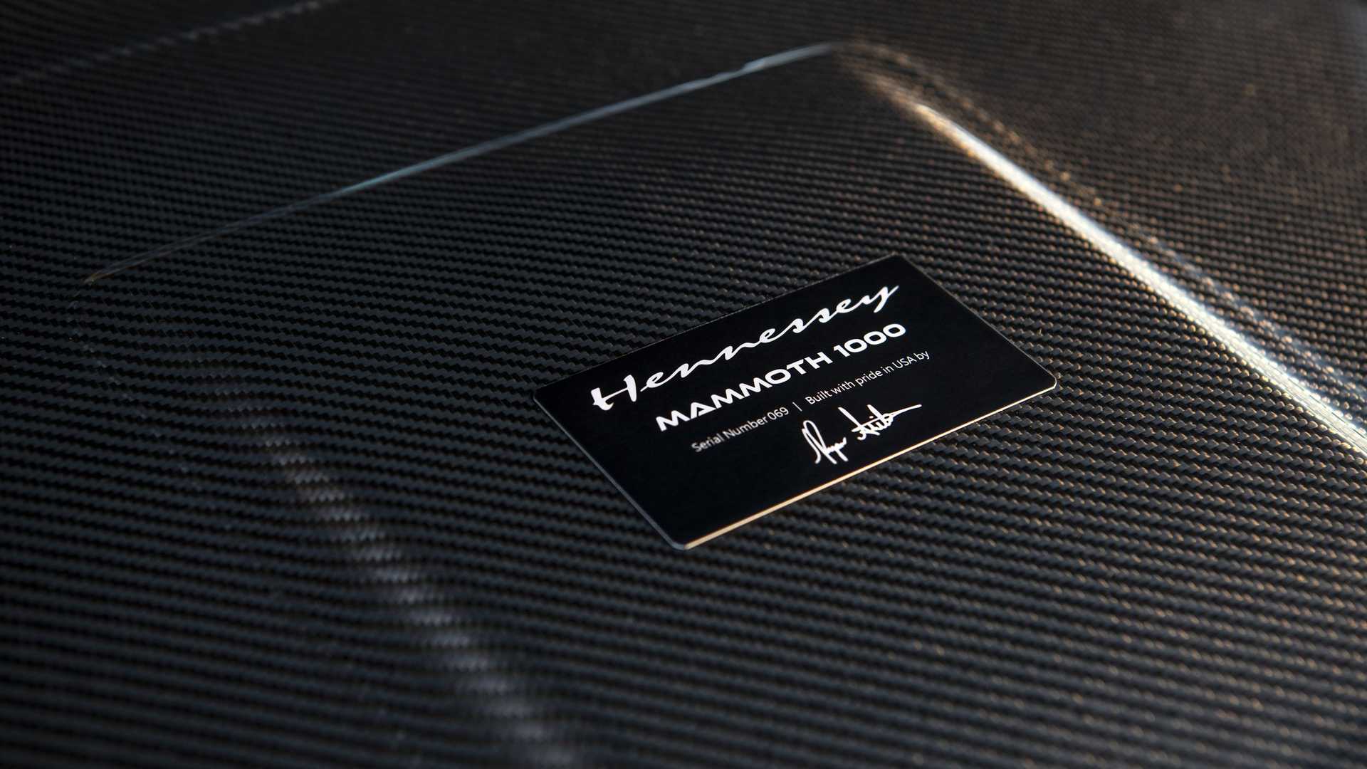 Hennessey 推出适用于 Mammoth TRX 皮卡的碳纤维套装