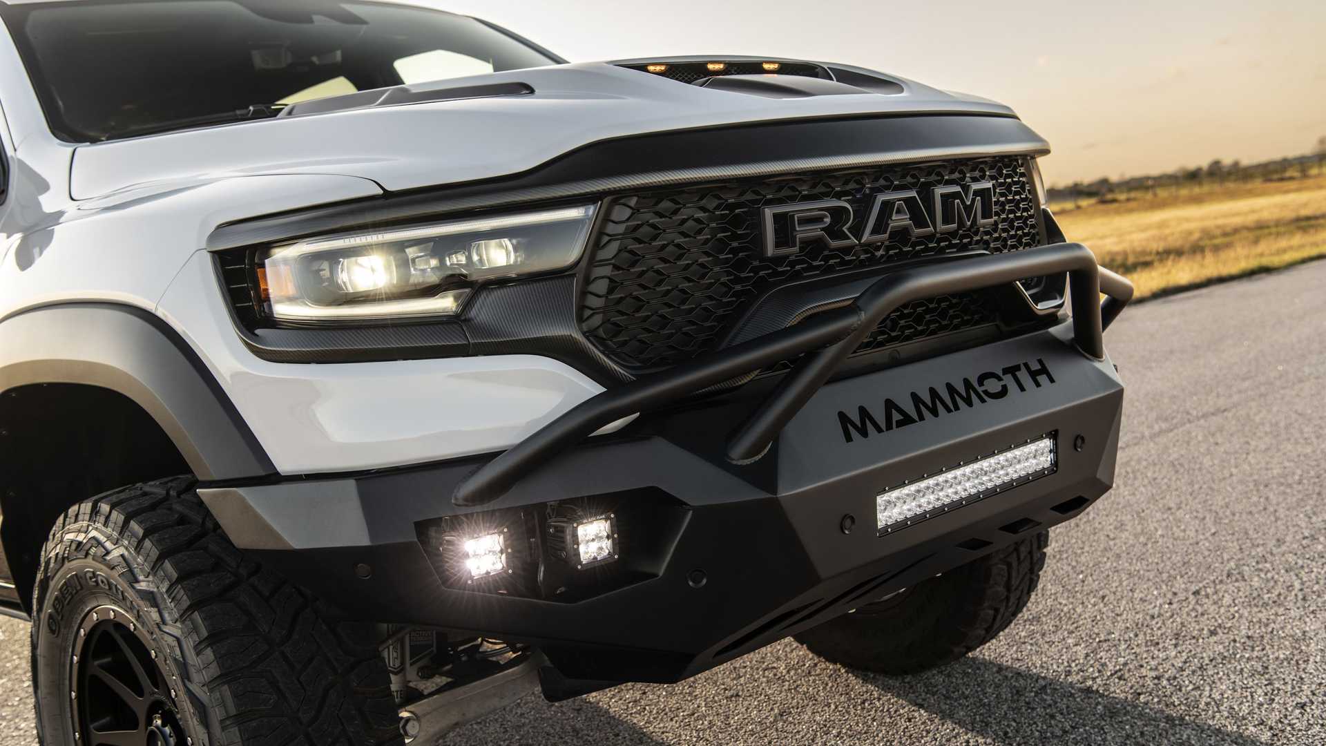 Hennessey 推出适用于 Mammoth TRX 皮卡的碳纤维套装