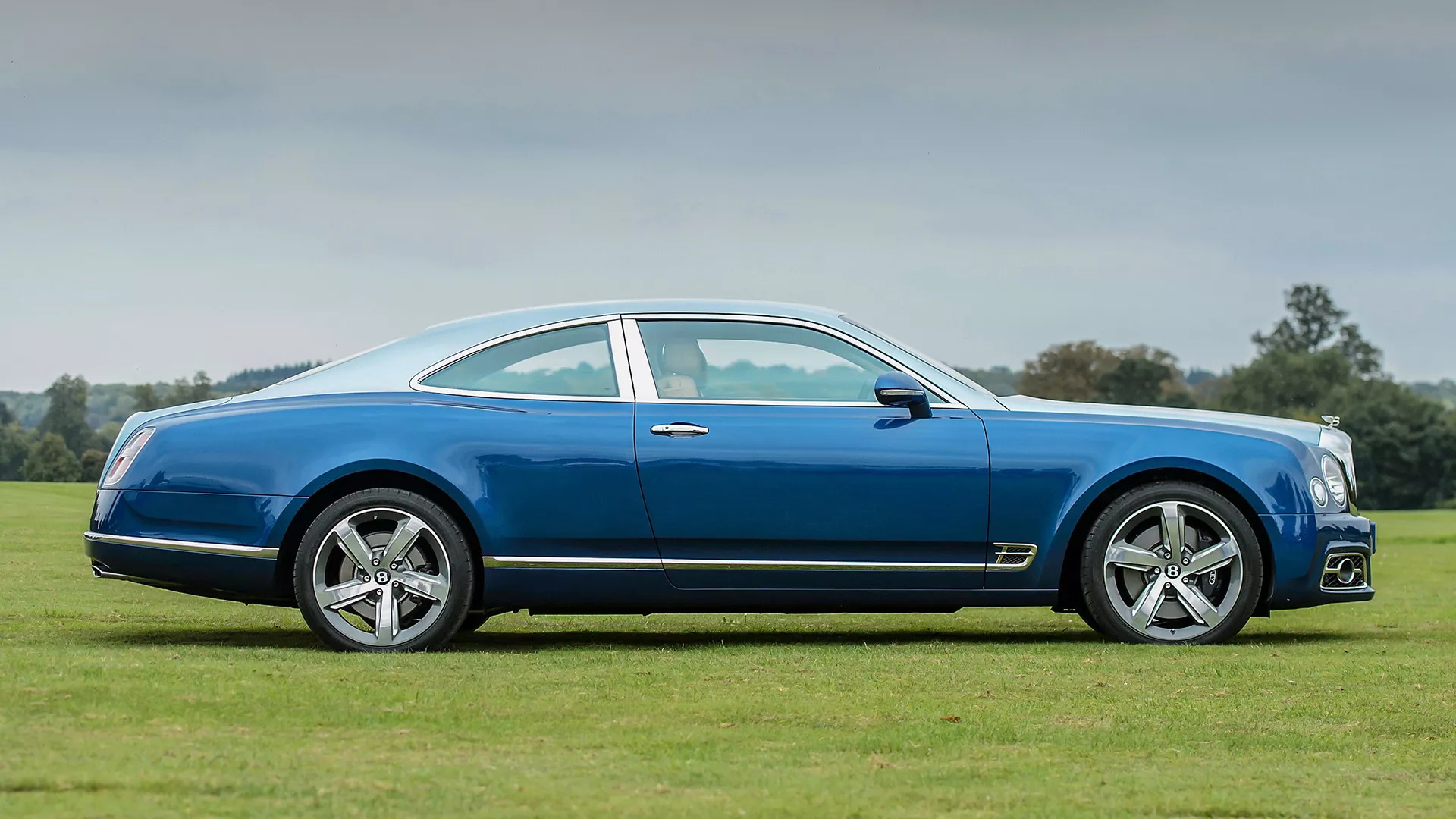 Ares Modena 制造了宾利慕尚的 Coupe 版本