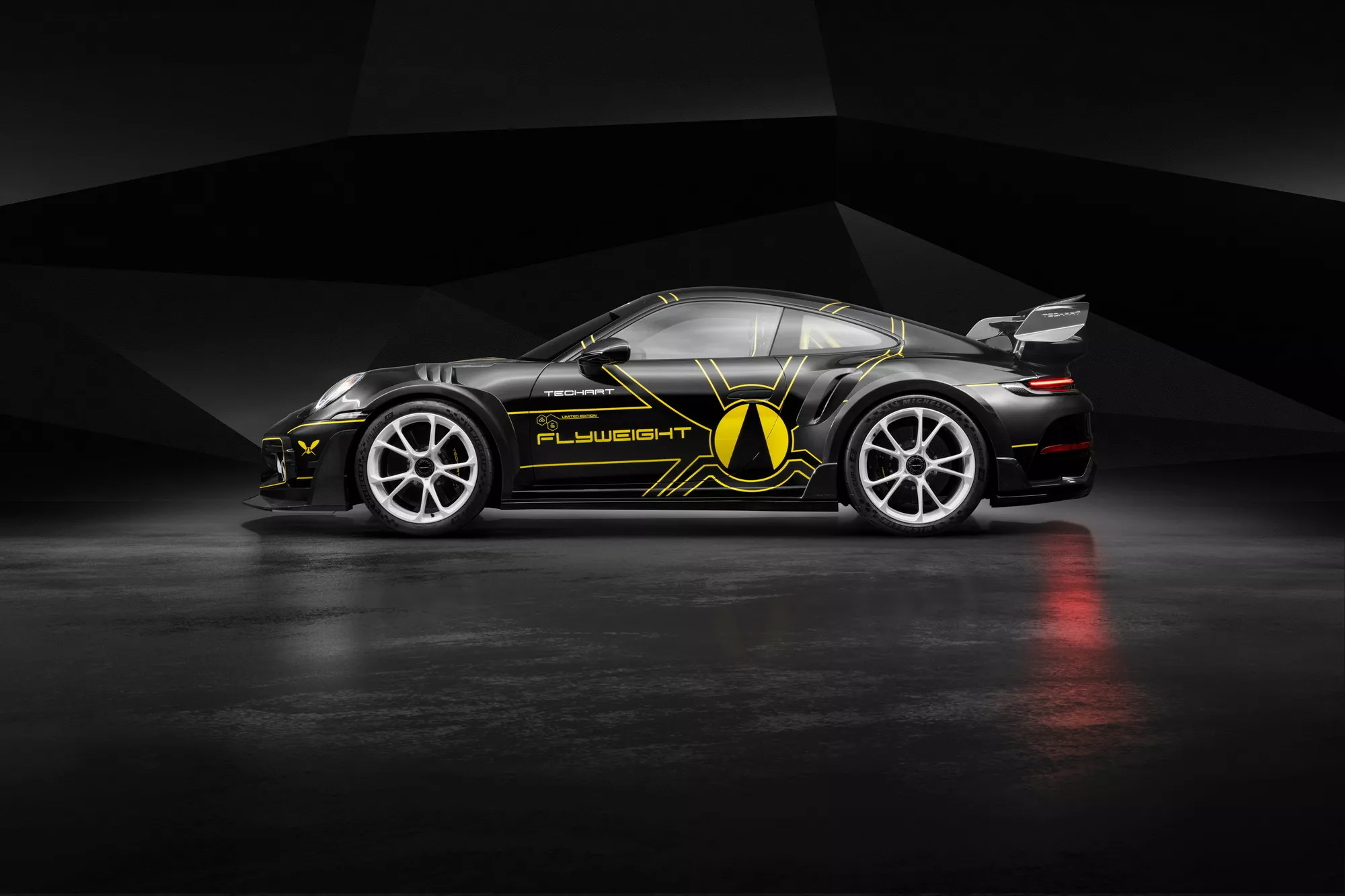 Techart 将保时捷 911 Turbo S打造成788HP GTstreet R Flyweight