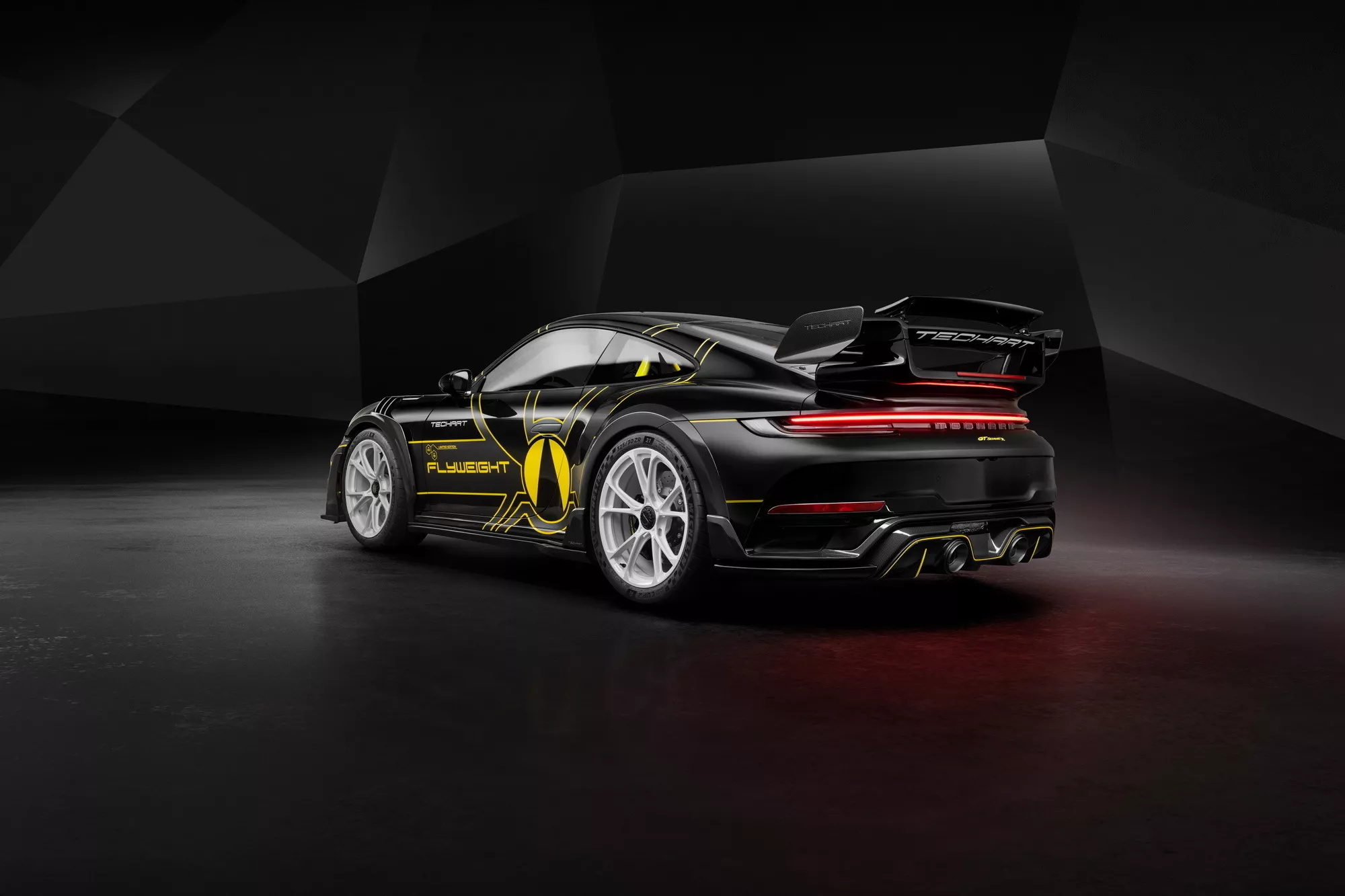Techart 将保时捷 911 Turbo S打造成788HP GTstreet R Flyweight