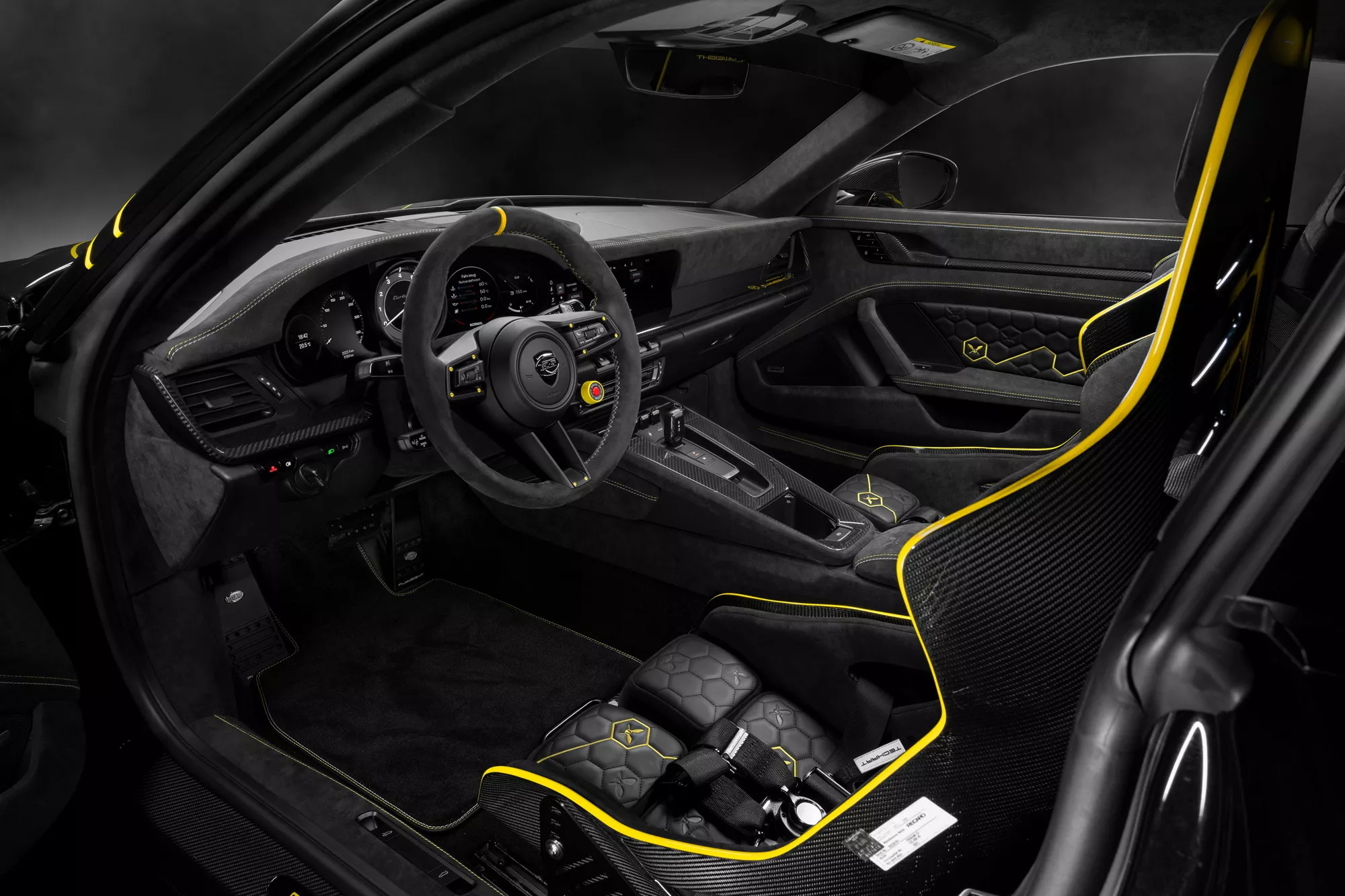 Techart 将保时捷 911 Turbo S打造成788HP GTstreet R Flyweight