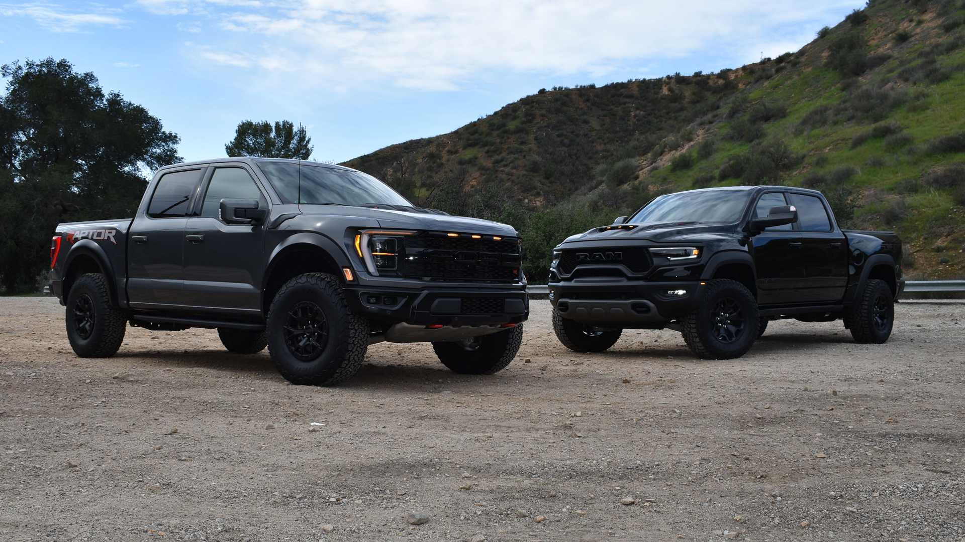 2023 福特 F-150 猛禽 R VS 2022 Ram 1500 TRX