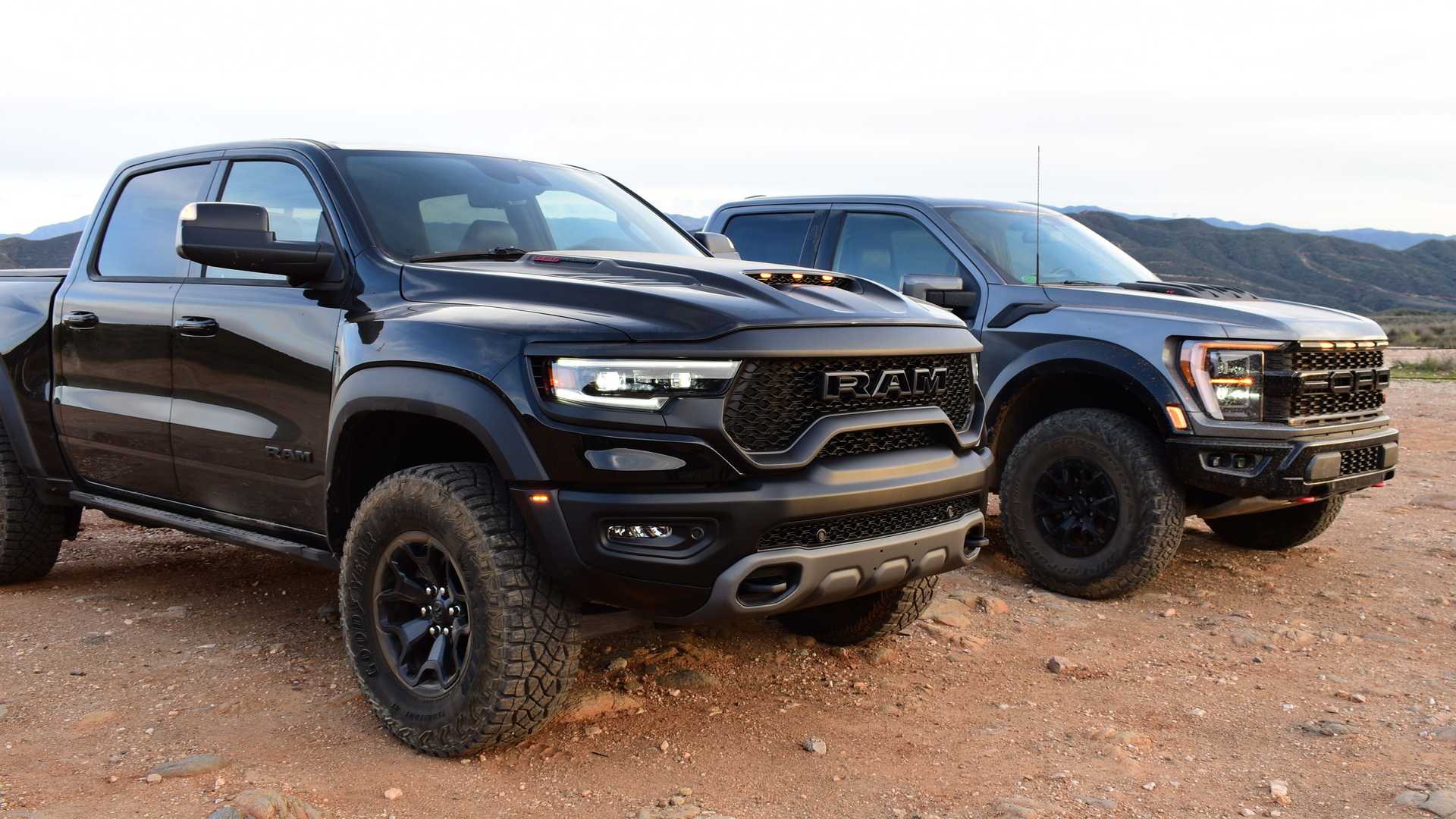 2023 福特 F-150 猛禽 R VS 2022 Ram 1500 TRX