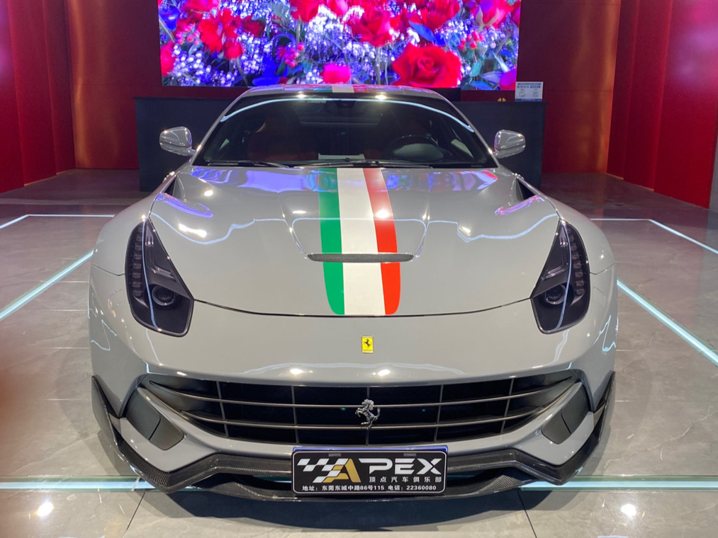 法拉利 F12 Berlinetta：这就是为什么它是最完整的现代法拉利