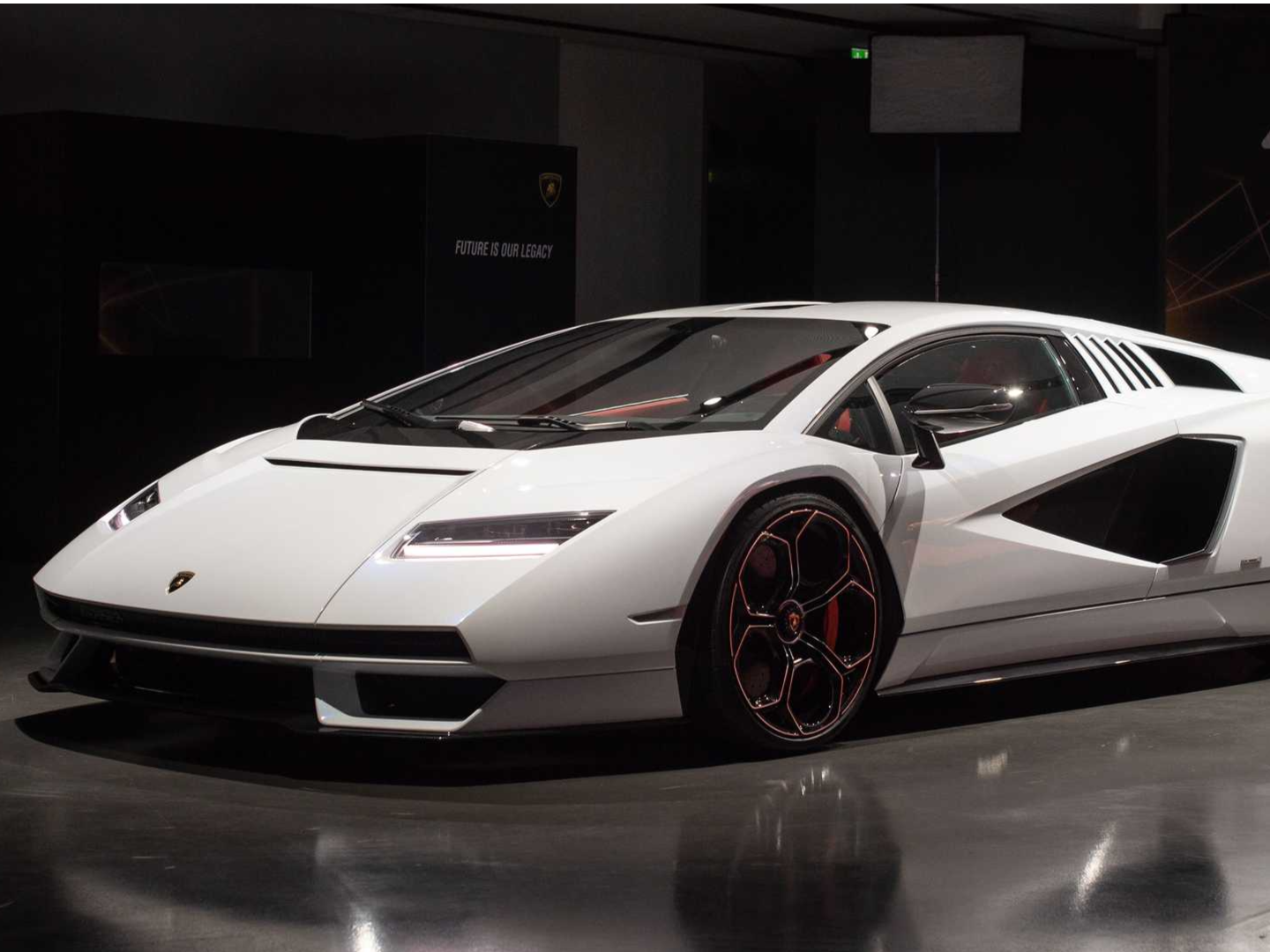 2022款兰博基尼 Countach 在公开赛中脱颖而出