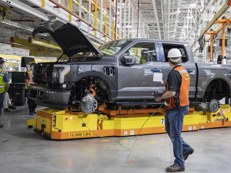 福特 F-150 Lightning卖超好，原厂急增双倍产能！