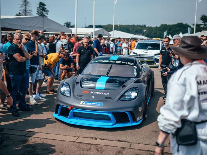 古德伍德:保时捷718 Cayman GT4 ePerformance