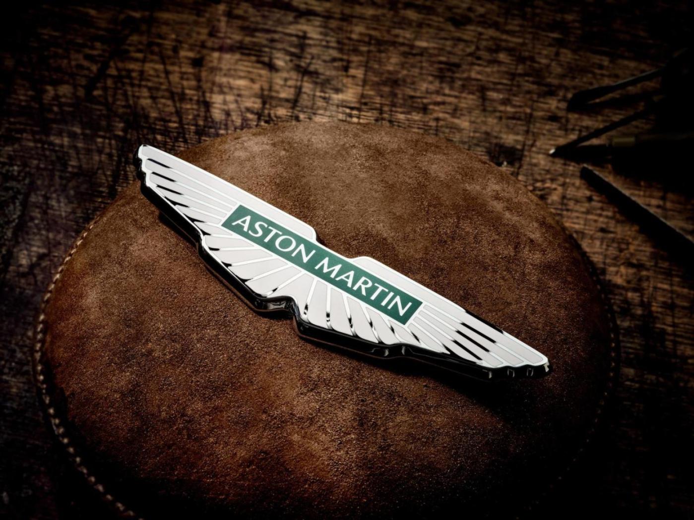 阿斯顿·马丁推出重新设计的翅膀Logo
