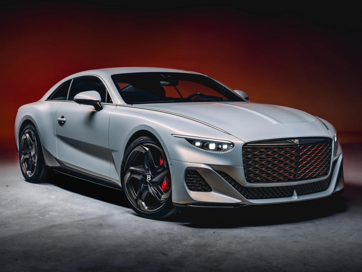 2022圆石滩车展：宾利Mulliner Batur
